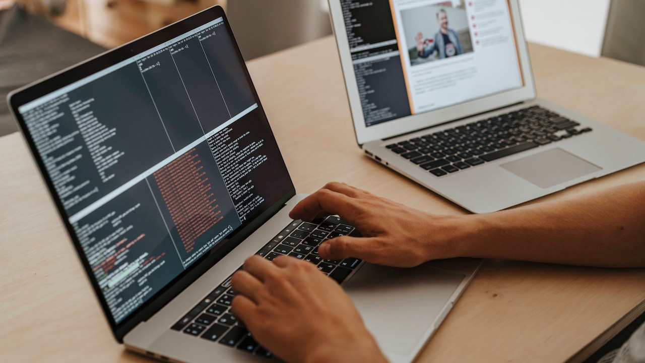 Thin And Light Laptop Vs Performance Laptop: Which Should You Buy?