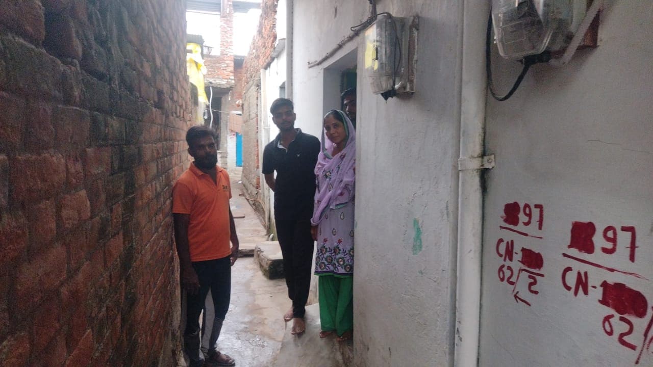 rewa tea seller son salman neet success without smartphone: रीवा की तंग गली में उगा सफलता का सूरज. 
