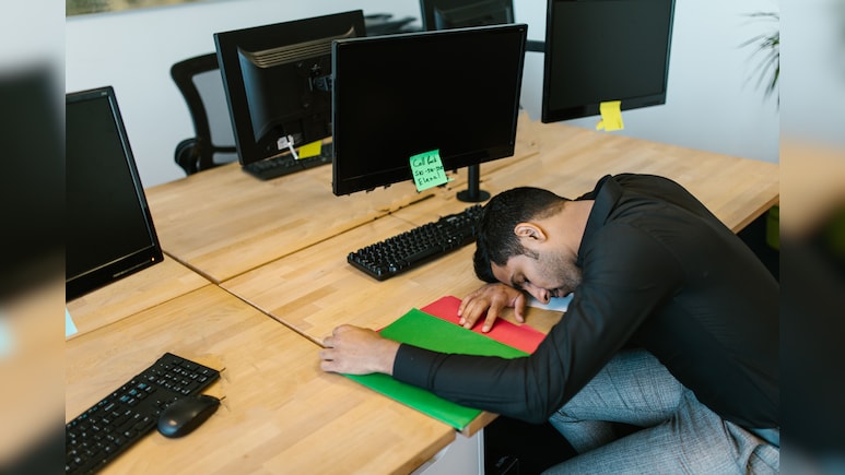 'Toxic' Startup Lectures Employee's Mother After He Missed 2 AM Call: 'Felt Inappropriate'