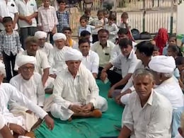 तबादलों का दौर थमने के बाद ट्रांसफर का विरोध शुरू, जालोर में ग्रामीणों-बच्चों ने स्कूल पर जड़ा ताला