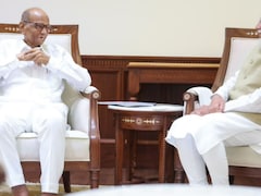पीएम नरेंद्र मोदी से मिले शरद पवार, सियासी घमासान के बीच हुई मुलाकात