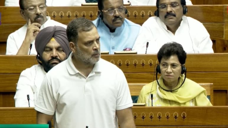राहुल गांधी के भाषण में &lsquo;अंधभक्त&rsquo; शब्द पर बवाल, सत्ता पक्ष का विरोध, स्पीकर की नसीहत- बिल पर बोलें