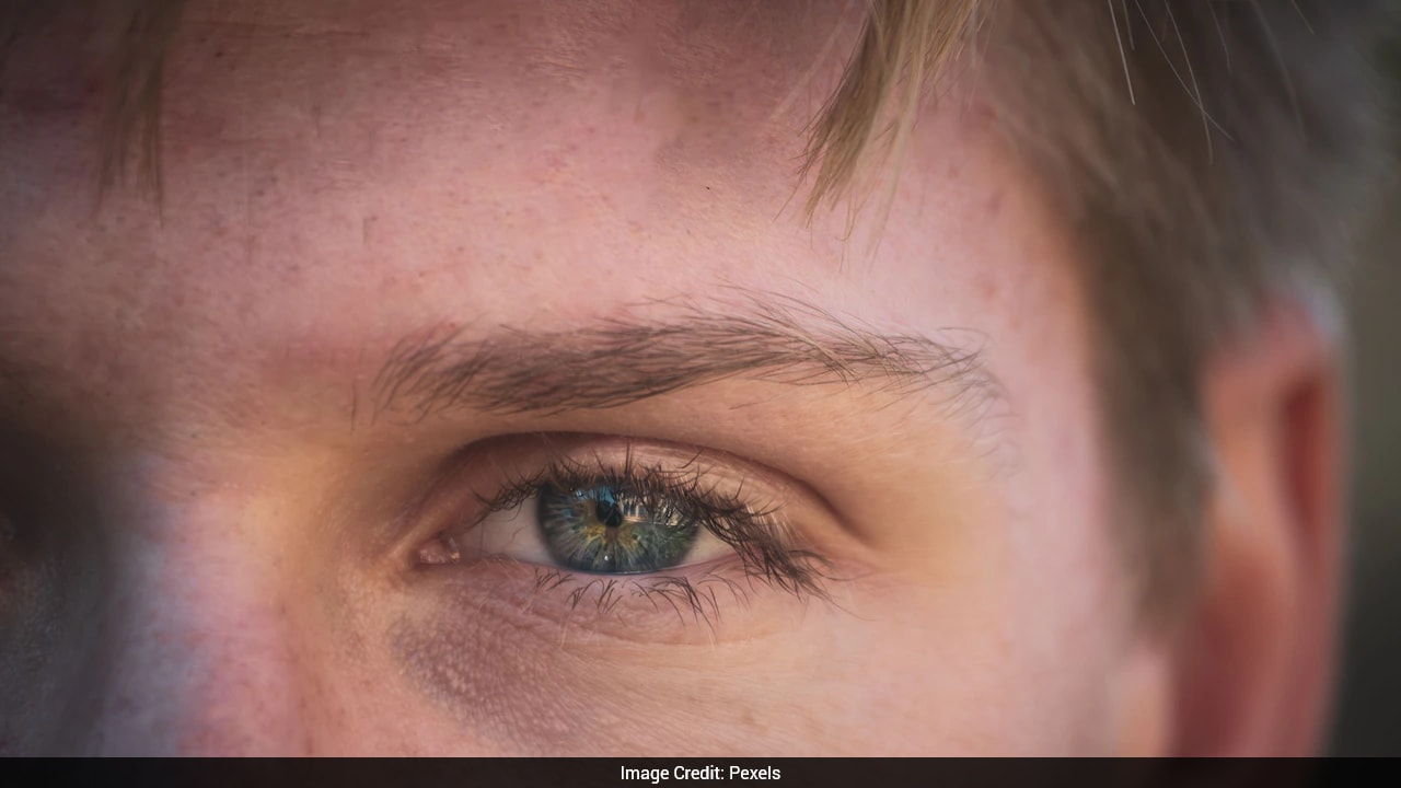 Believing Eye Twitch Was Bad Omen, Chinese Man Slaps Eyelid And Loses Vision