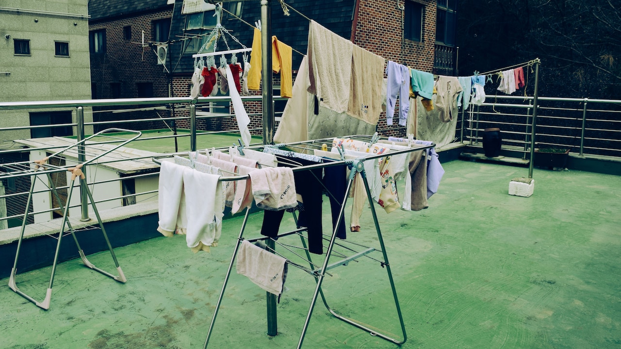 7 Space-Saving Clothes Racks For Small Bedrooms And Rented Homes 7 Space-Saving Clothes Racks For Small Bedrooms And Rented Homes