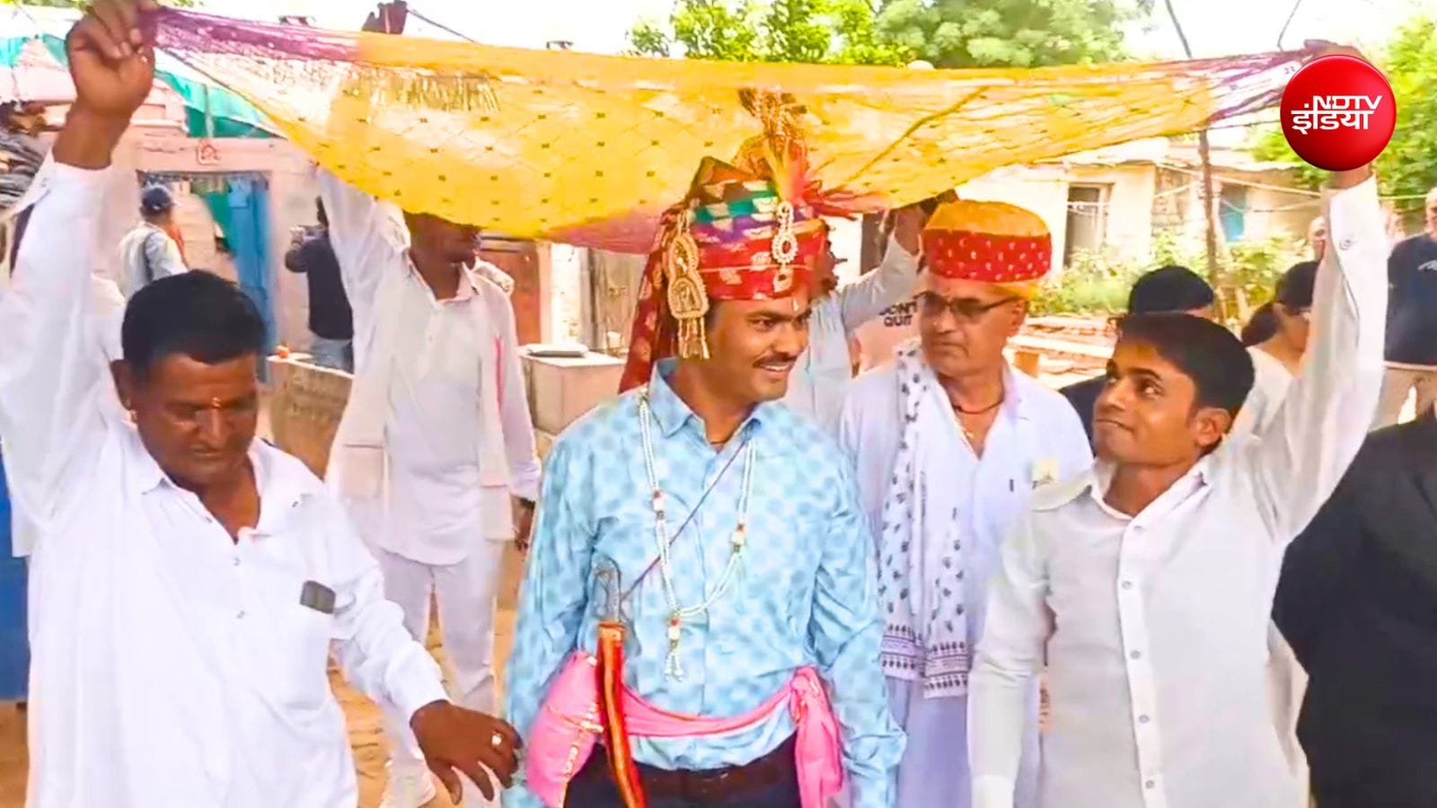 पारंपरिक विधि से शादी हुई पारंपरिक विधि से शादी हुई