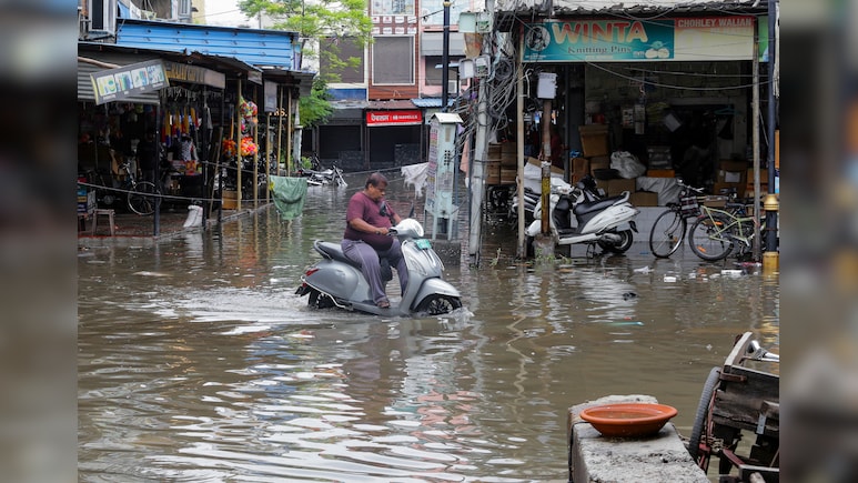 मानसून की तबाही पर एक्शन में गृह मंत्रालय: 24 घंटे अलर्ट पर कंट्रोल रूम, हफ्तेभर में बचाई गई 52 जिंदगियां