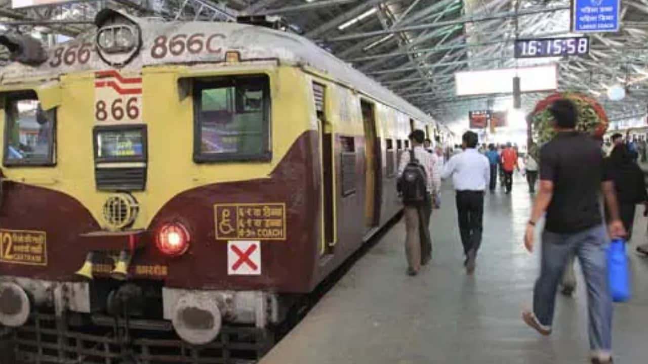 मुंबई लोकल में एंट्री से सिक्योरिटी तक में बड़े बदलाव, 150 स्टेशनों पर लगेंगे चेहरा पहचानने वाले कैमरे, एंट्री पर भी सख्ती