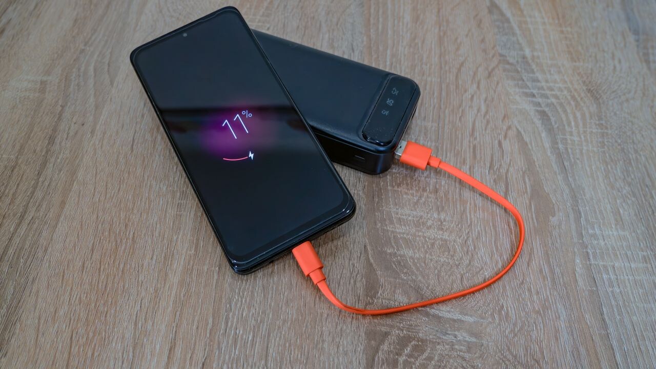 10 Fast Charging Power Banks That Keep Heavy Phone Users Powered All Day
