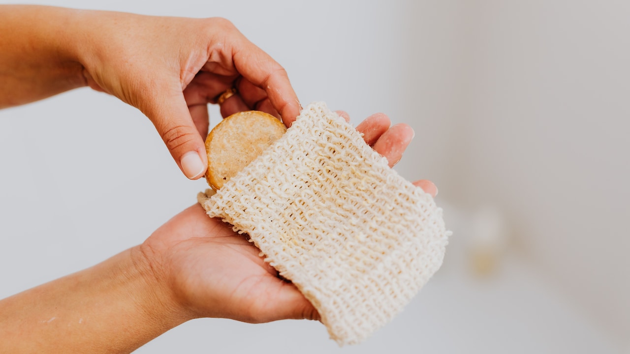 Are Silicone Body Scrubbers More Hygienic Than Mesh Loofahs?