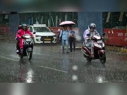 पहली बारिश में ही दिल्ली बेहाल, 15 फ्लाइट्स डायवर्ट; द्वारका एक्सप्रेसवे पर भी असर