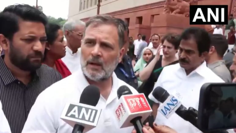 शिक्षा मंत्री के इस्तीफे के बिना पेपर लीक पर कोई चर्चा नहीं होगी- राहुल गांधी