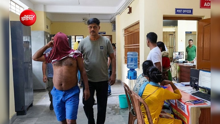 7 साल पुरानी लव स्&zwj;टोरी में रोड़ा बना तांत्रिक पति, पत्नी ने प्रेमी के साथ मिलकर कटवाया सिर