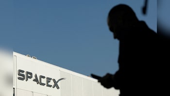 SpaceX Agrees To $40 Billion Chip-Financing Deal With Apollo