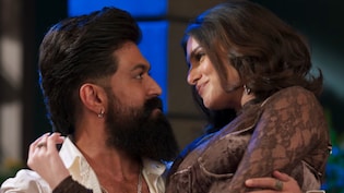 Toxic Song 'Manamohaka' Out: Yash's Romance With Tara Sutaria, Kiara Advani Sparks Mixed Reactions Online