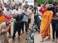 नाबालिग लड़की संग लॉज में पकड़ा गया शादीशुदा युवक, शिवपुरी में लोगों ने चप्पलों से पीटकर निकाला जुलूस