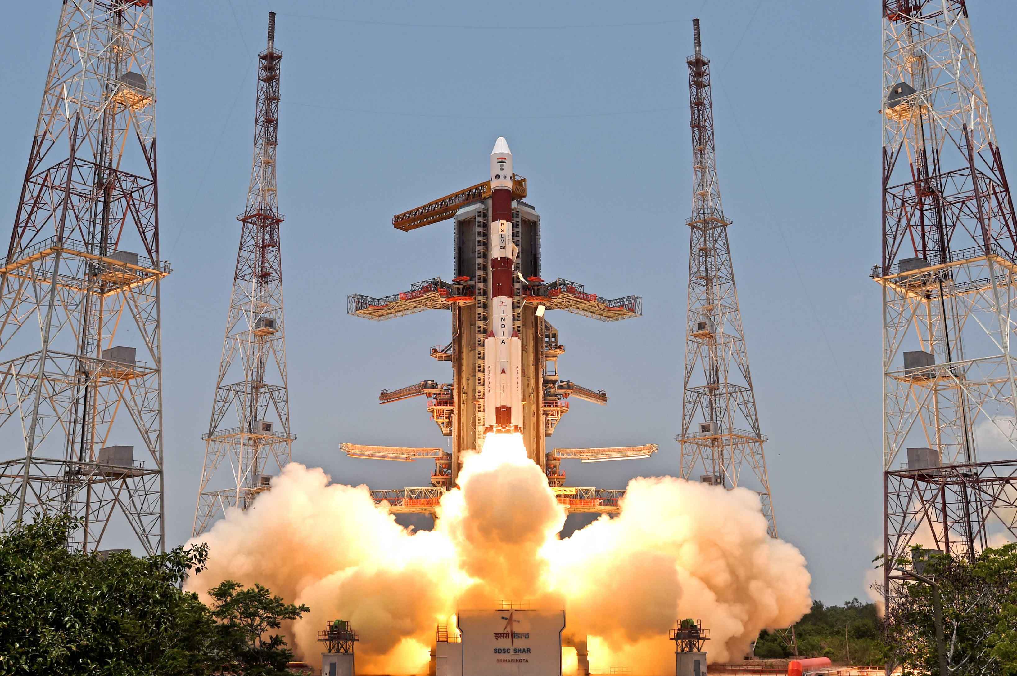 सूर्य का अध्ययन करने के लिए भारत ने अपना पहला सोलर मिशन Aditya-L1 लॉन्च किया सूर्य का अध्ययन करने के लिए भारत ने अपना पहला सोलर मिशन Aditya-L1 लॉन्च किया