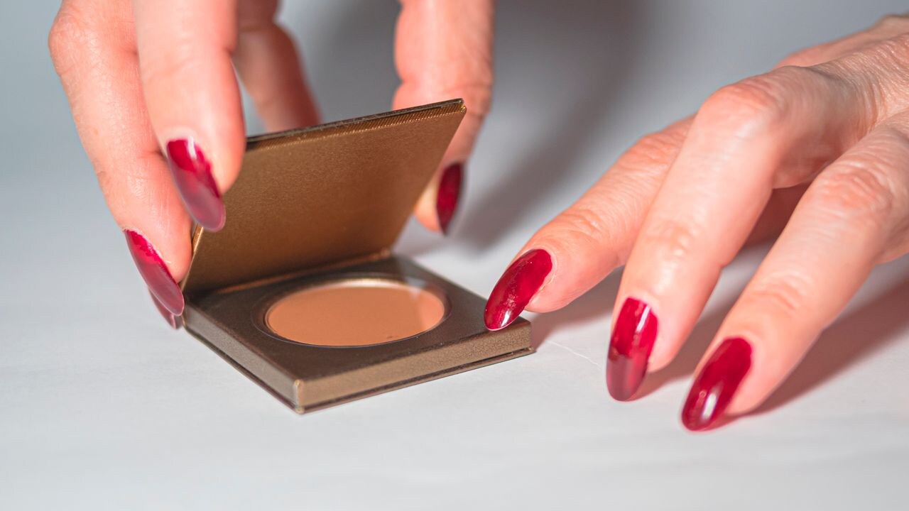 Best Compact Powder For Oil Control And Matte Finish