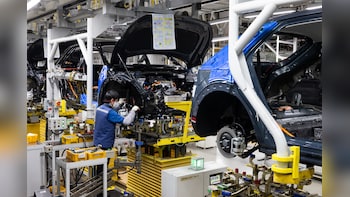 Hyundai Motor Workers Strike Over Bonuses, Robot Job Security