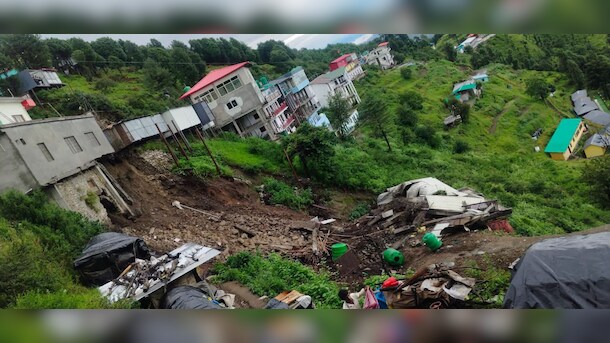 उत्तराखंड:  टिहरी में भरभराकर ढह गया मकान... उत्तराखंड में भारी बारिश के बीच खौफनाक VIDEO
