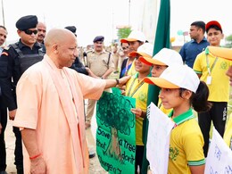 ब्लैकबोर्ड की जगह स्मार्ट क्लास और कंप्यूटर लैब्स! यूपी में ऑपरेशन कायाकल्प से बदल रहे सरकारी स्कूल