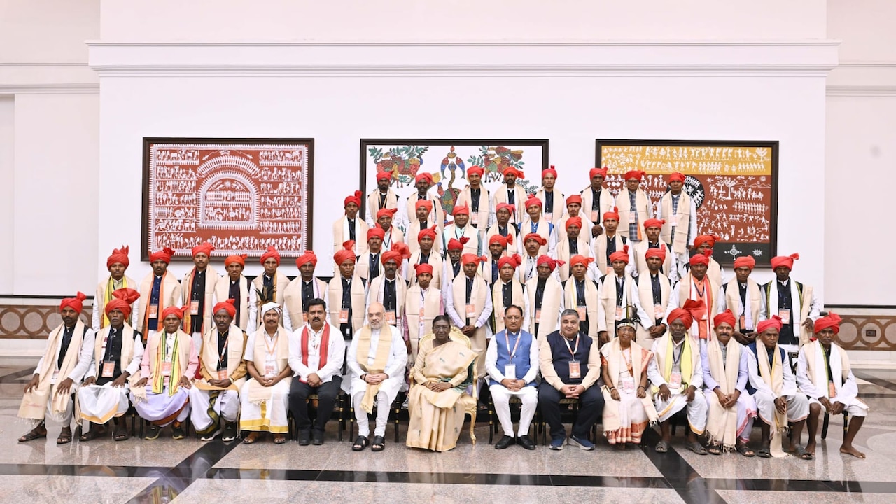 bastar manjhi chalki tribal delegation meets president droupadi murmu 