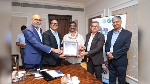 झारखंड में डिजिटल होगा शासन! 4 लाख शिक्षकों को AI ट्रेनिंग से हेल्थ तक, सोरेन ने बनाया मेगा प्लान