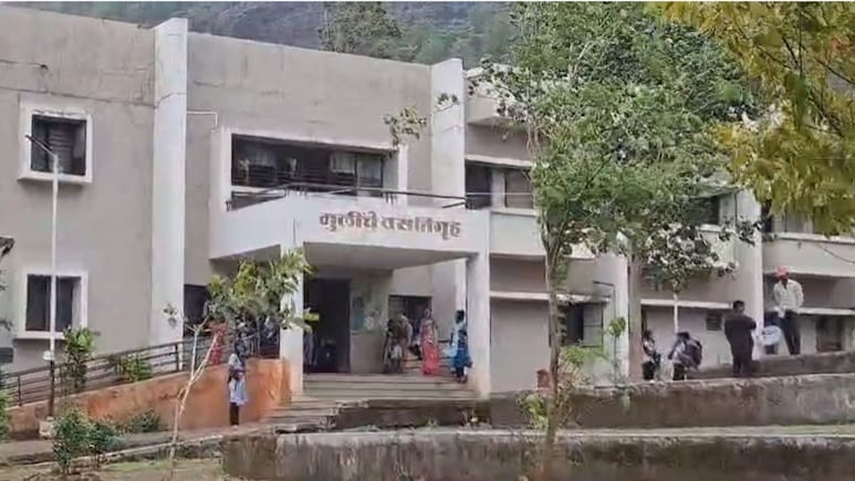 Nashik News: नाशिकच्या आश्रम शाळेत खळबळजनक घटना!अल्पवयीन विद्यार्थिनीने दिला बाळाला जन्म, वाचा कुठे झाली चूक?