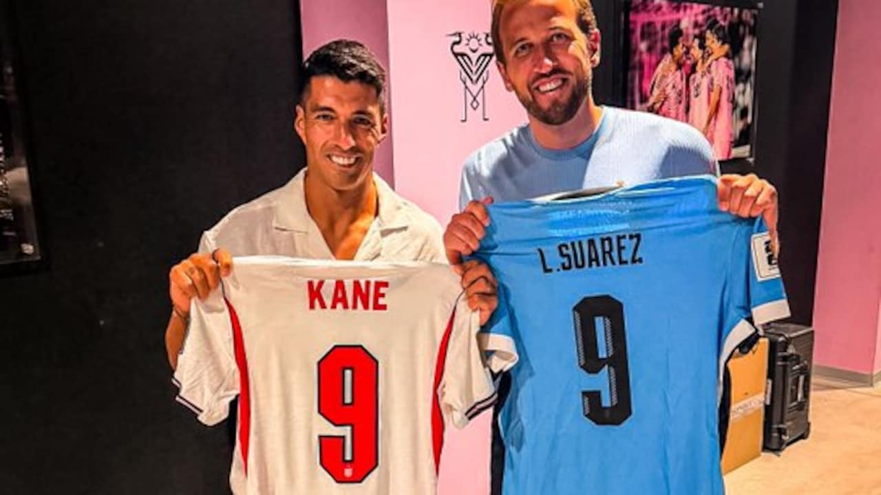 Uruguay Great Luis Suarez Meets Harry Kane, Exchanges Jerseys Ahead Of Englands Quarterfinal Clash