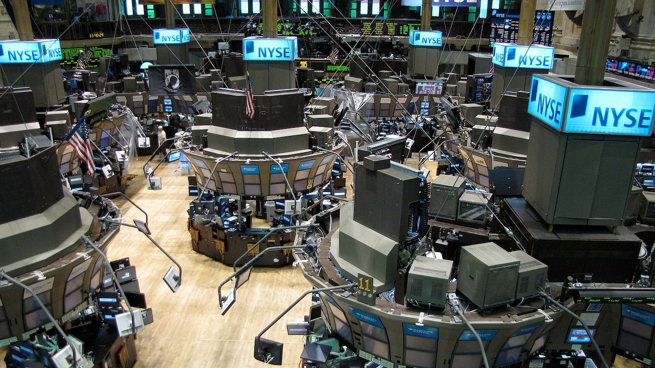AI Whiplash To Continue As Nasdaq Futures Surge Over 1%; Micron, AMD Seen Key Gainers
