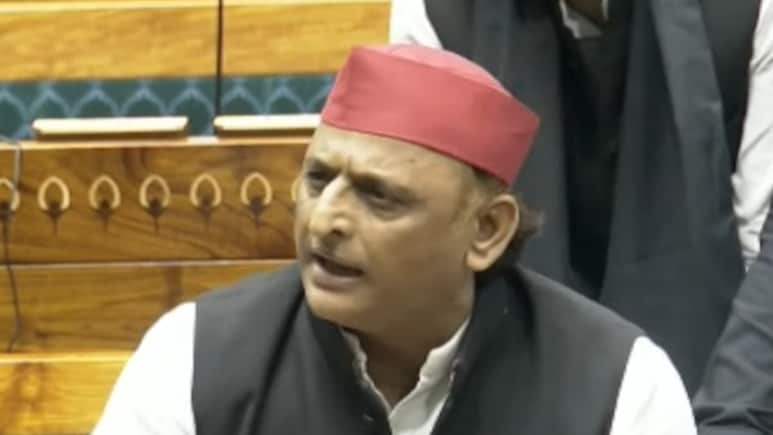 लोकसभा में बोले अखिलेश यादव, 'यहां नहीं बोलने दिया इसलिए मजबूरी में पीएम आवास गए'