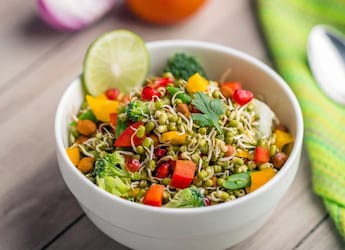Can Eating Only Salad For Dinner Help You Lose Weight?
