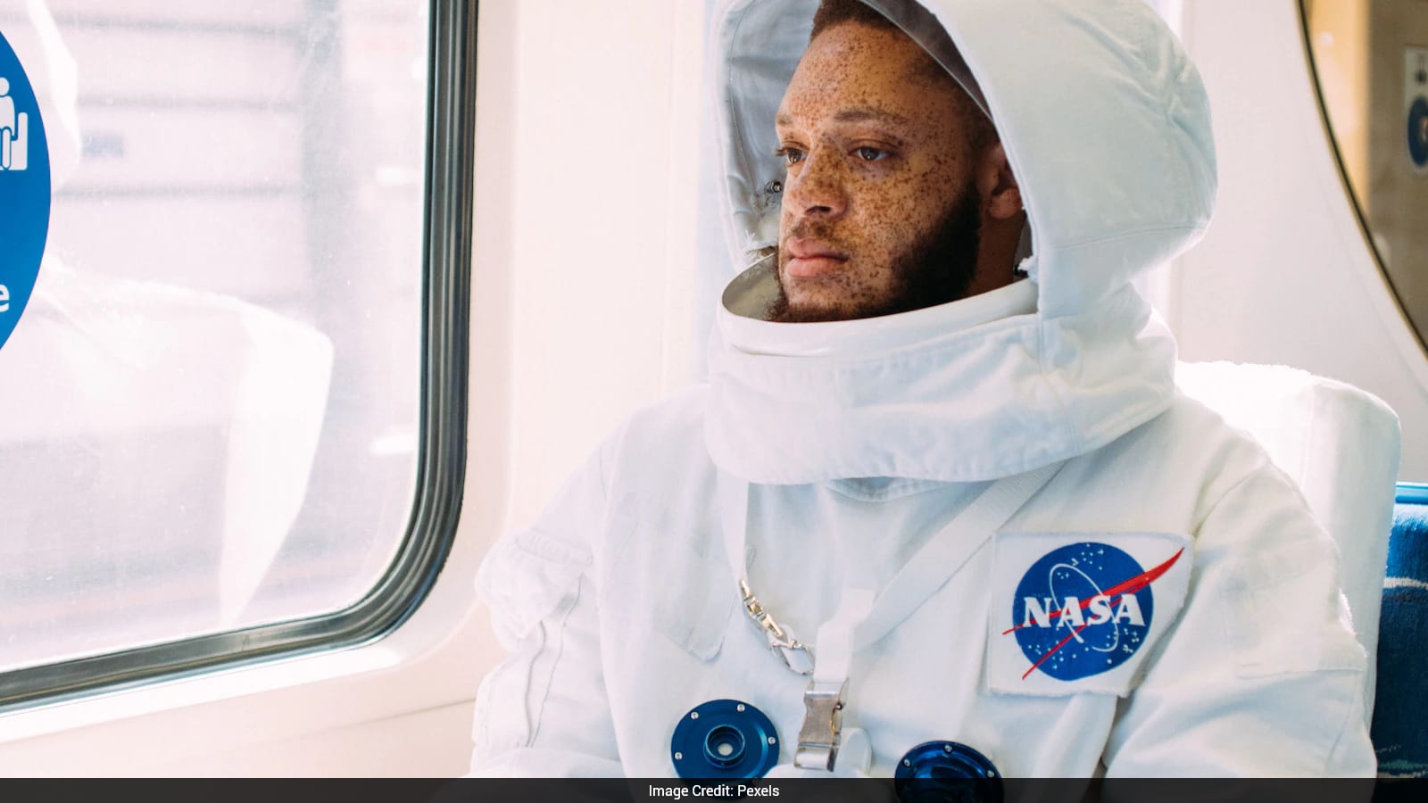NASA Seeks Volunteers for Year-Long Simulated Moon and Mars Mission