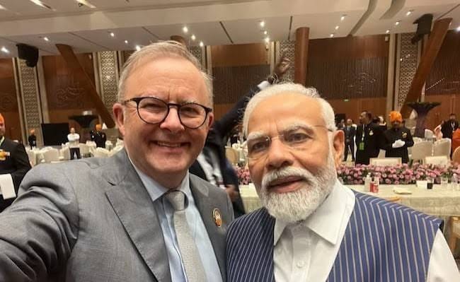 जी 20 के दौरान ऑस्ट्रेलिया के पीएम अल्बनीज ने पीएम मोदी के साथ सेल्फी ली थी. जी 20 के दौरान ऑस्ट्रेलिया के पीएम अल्बनीज ने पीएम मोदी के साथ सेल्फी ली थी.