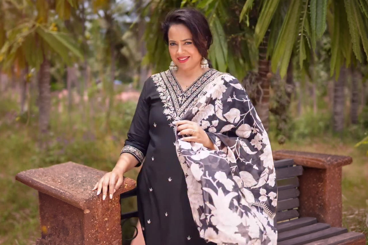 Sameera Reddy Gets Candid About Her Struggle With Skin Colour &amp; Body Image Insecurities for Over 20 Years