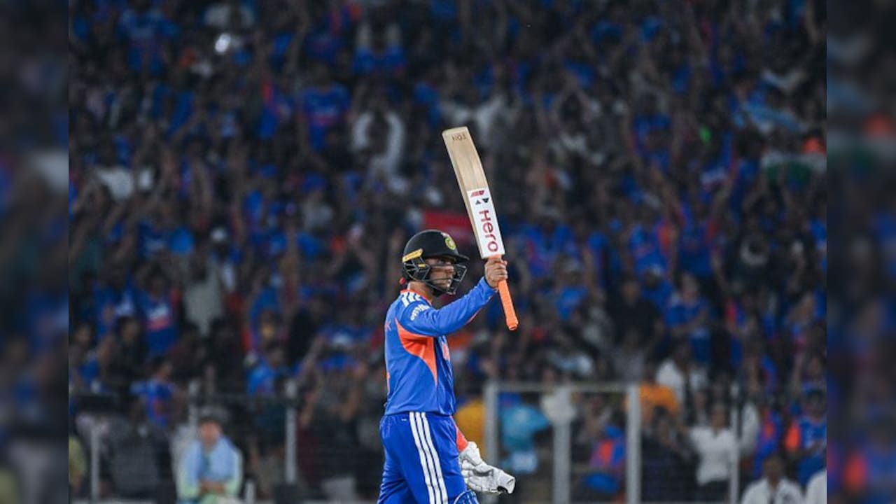 India vs England 1st T20I LIVE Score: 4, 4, 4, 4,4 6, 6,6 अभिषेक शर्मा ने इंग्लैंड में मचाया गदर,  टी-20 इंटरनेशनल में पूरे किए 100 छक्के