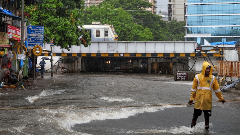 Rain Fury Claims Another Life In Mumbai; Man Dies After Balcony Collapse In Walkeshwar