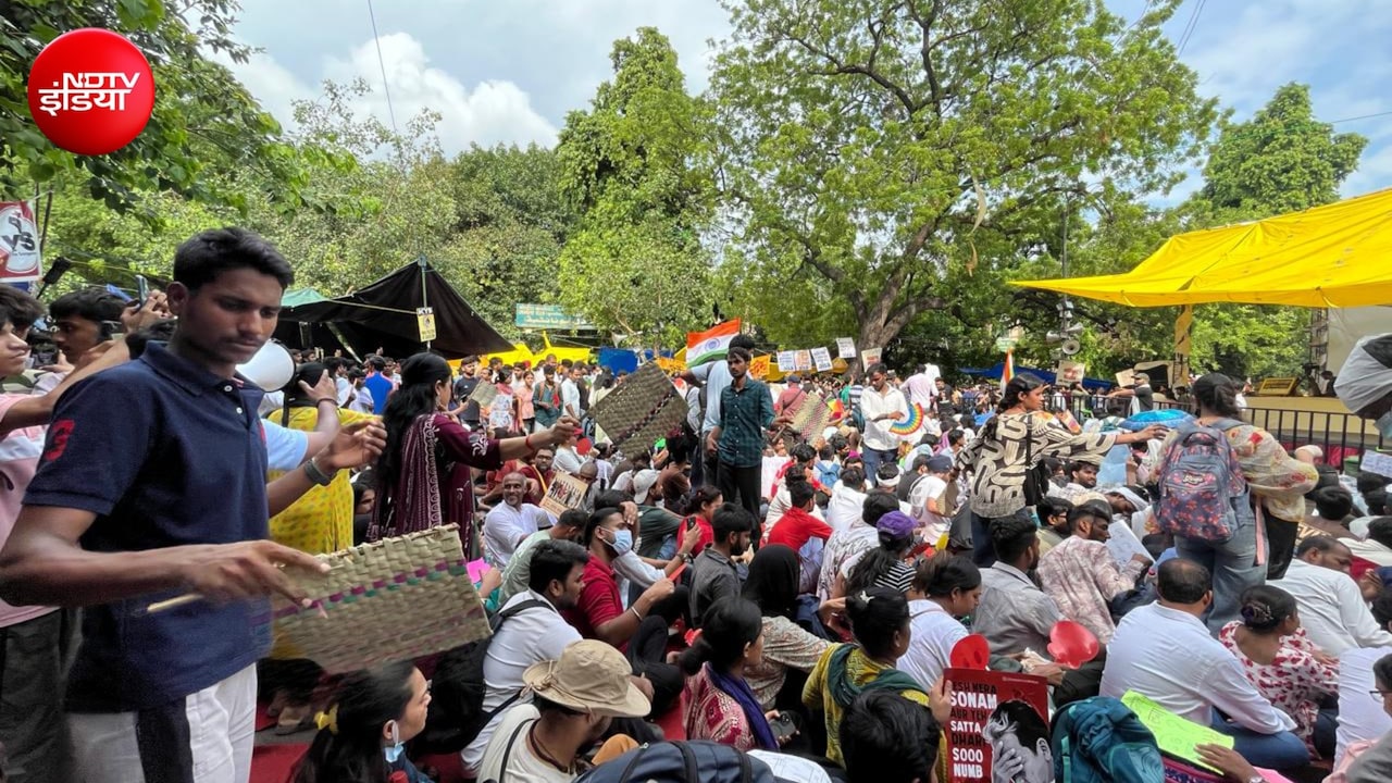 दिल्ली पुलिस ने प्रदर्शनकारियों से कहा- खाली कीजिए जंतर-मंतर