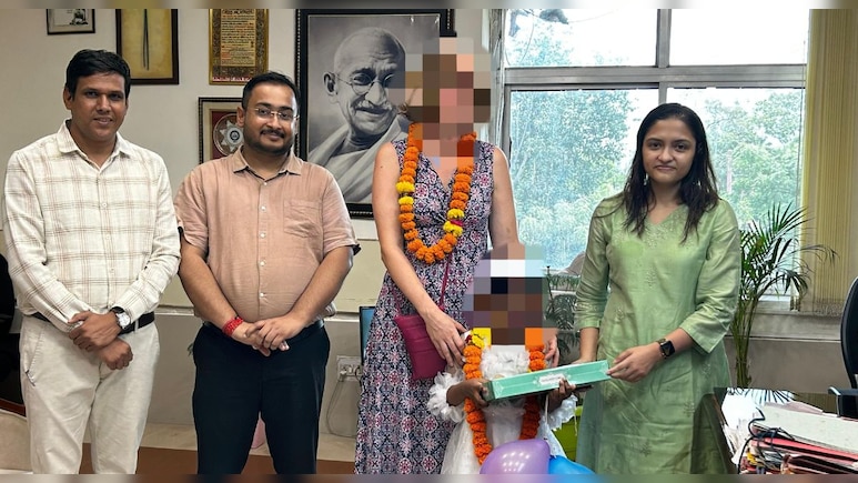 मेहंदीपुर बालाजी में लावार&zwj;िस म&zwj;िली बच्&zwj;ची की बदली क&zwj;िस्&zwj;मत, फ्रांस में म&zwj;िली नई मां&nbsp;