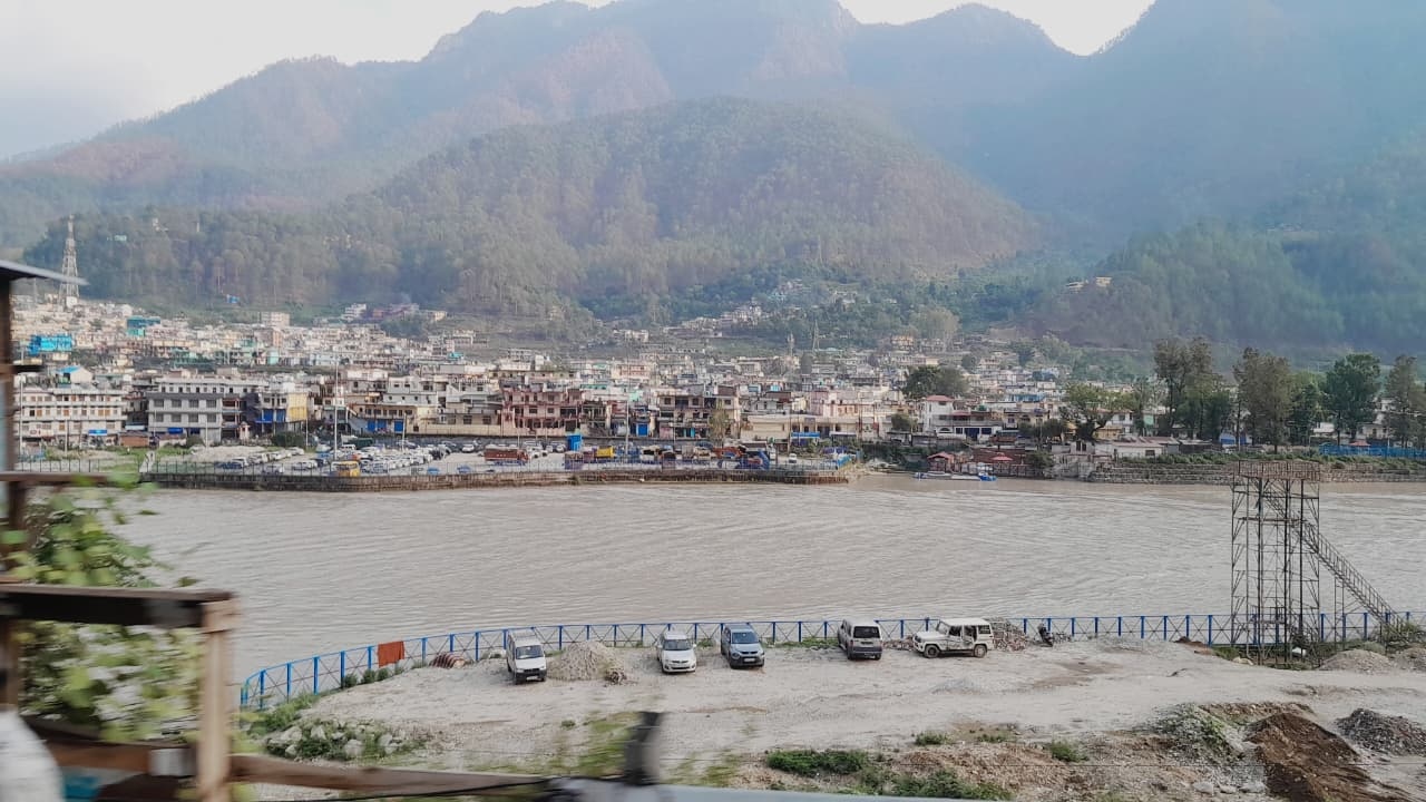 हिमालय की ढलानों पर कितना सुरक्षित है पक्का घर बनाना, भूकंप में कौन सा घर अधिक सुरक्षित
