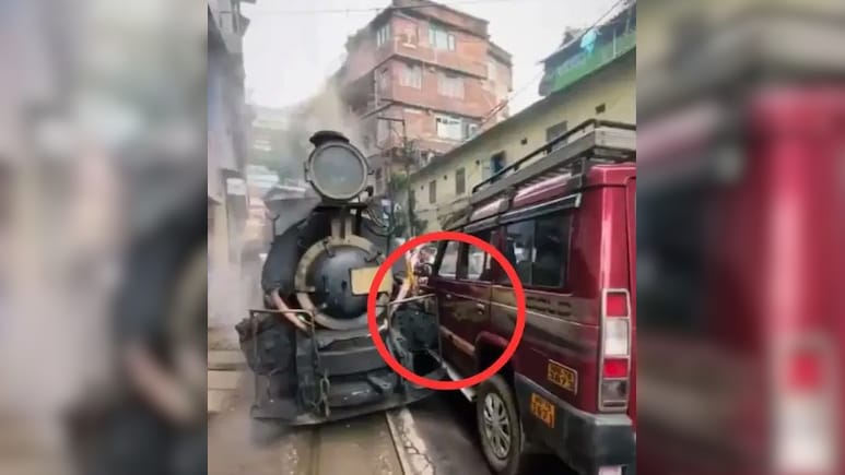 कॉन्फिडेंस हो तो ऐसा! टॉय ट्रेन से टक्कर के बाद ड्राइवर का अजीबोगरीब दावा, वीडियो देख लोगों ने ली मौज