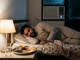 Top Gastroenterologist Warns About The Health Risks Of Sleeping In A Highly Chilled Room After Eating