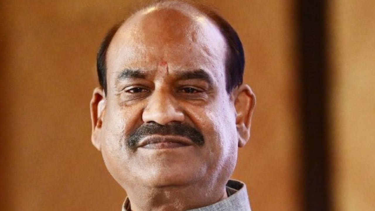 गुब्‍बारा बेचने वाली मह‍िला के ल‍िए फर‍िश्‍ता बनकर आए स्‍पीकर ओम बिरला, पक्‍का घर और हर महीने 10 हजार का ऐलान