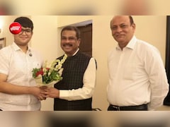 धर्मेंद्र प्रधान ने NEET AIR 2 पंशुल बंसल से की मुलाकात, शेयर की फोटो