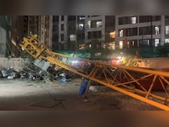 मुंबई क्रेन हादसा: निर्माणाधीन बिल्डिंग के 13वें फ्लोर से गिरी क्रेन, एक मजदूर की मौत और तीन घायल
