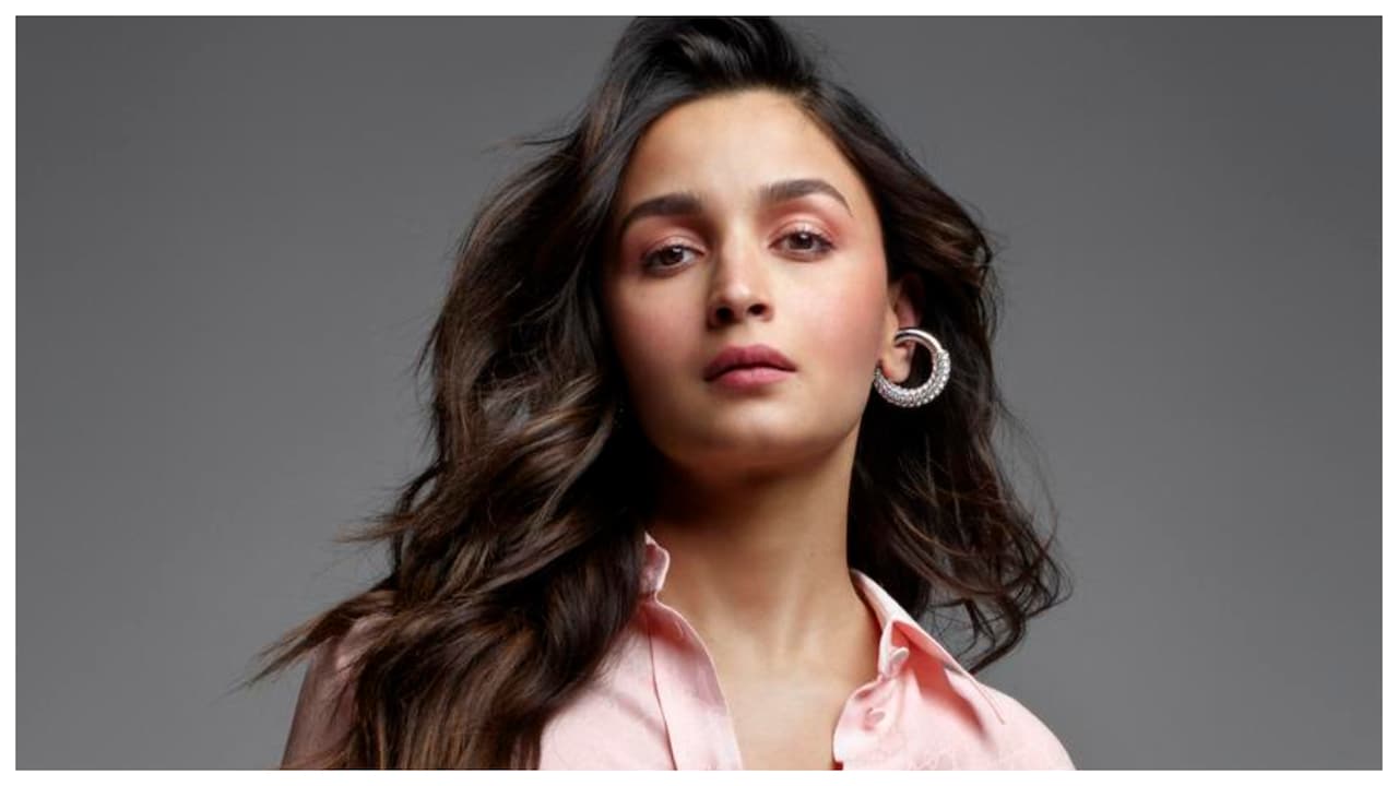 'Their Courage Humbles Me': Alia Bhatt Backs Students Amid CJP Protests