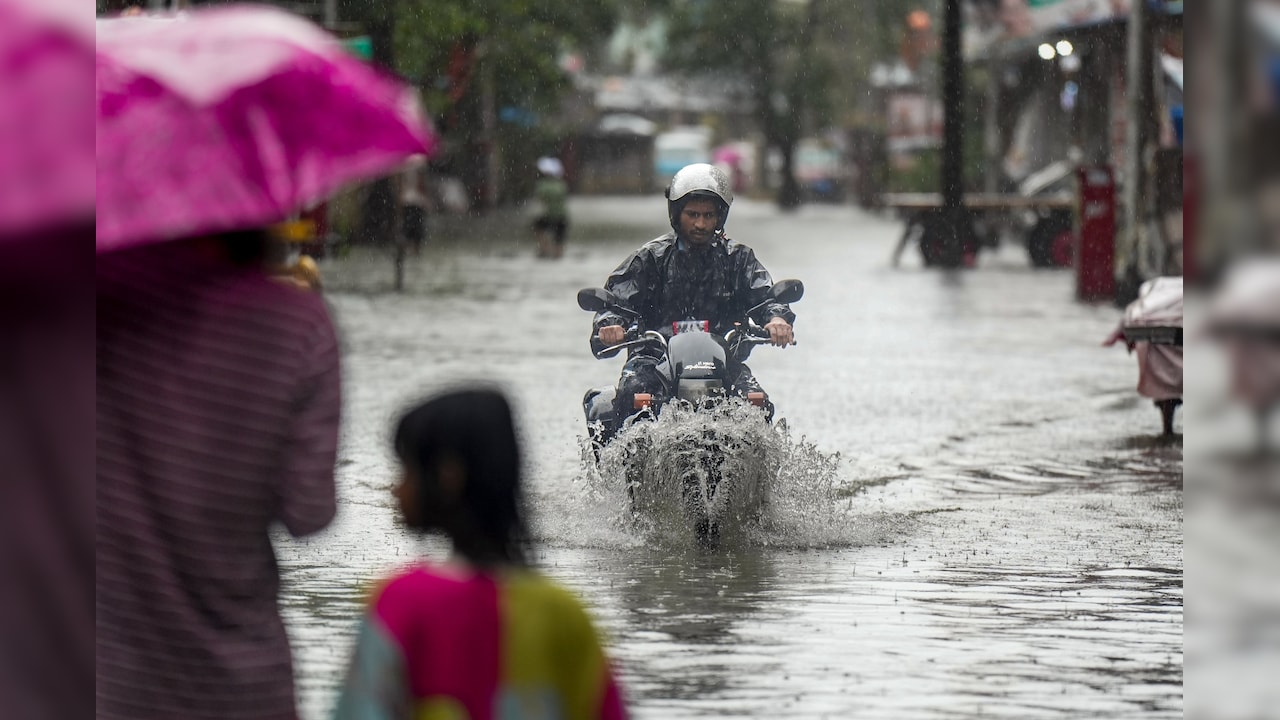 Flights Impacted: IndiGo, Akasa Air Issue Advisory As Heavy Rains Lash Mumbai