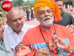 संसद भवन के बाहर पप्पू के साधु भेष पर नाराज हुए संत, बताया सनातन का अपमान