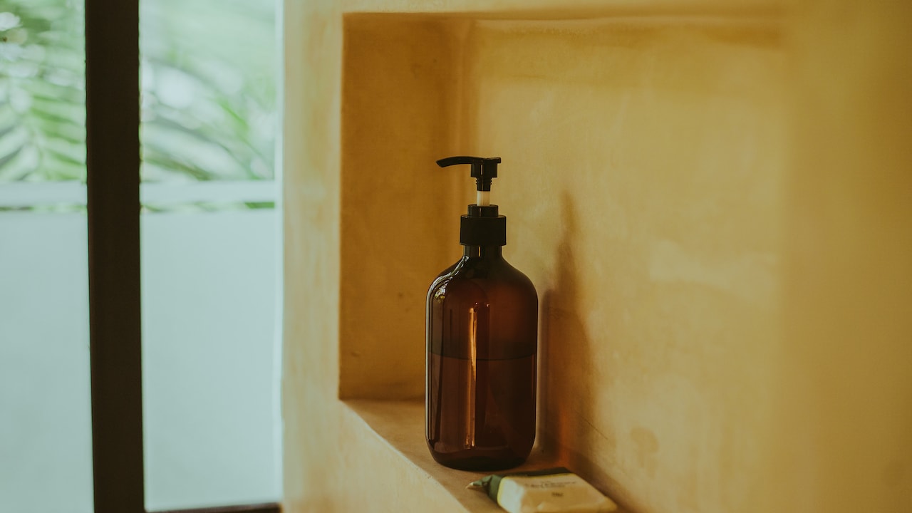 Why Shower Gel Creates Plenty Of Foam But Leaves Skin Dry Why Shower Gel Creates Plenty Of Foam But Leaves Skin Dry