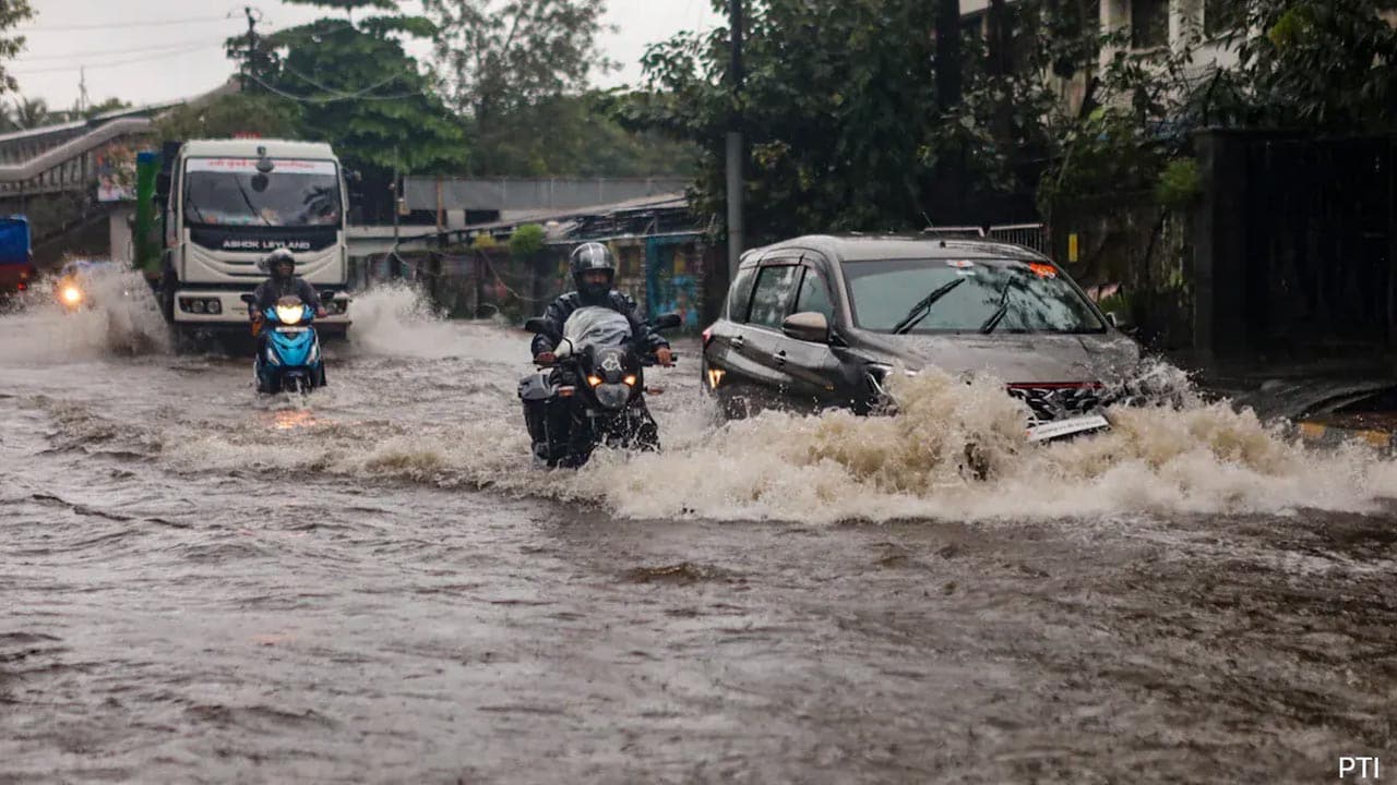 Can AI Help You Beat Mumbai Rains? | Live Flood Alerts & Smarter Routes