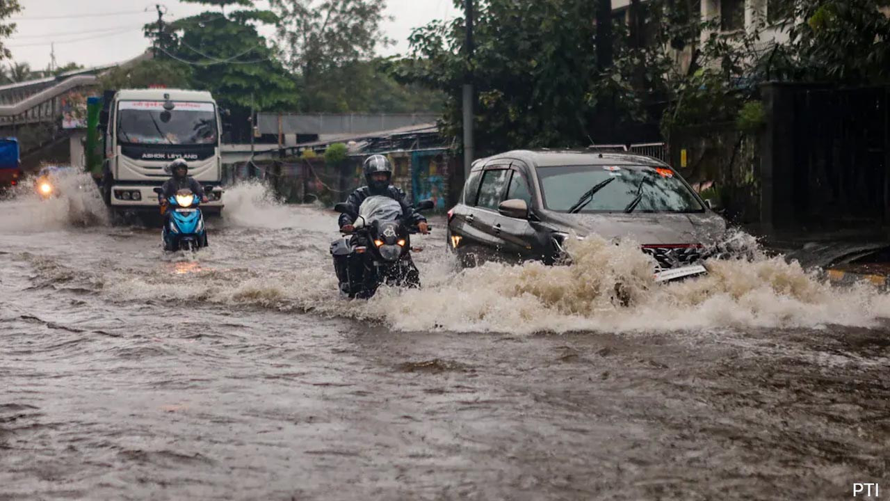 Can AI Help You Beat Mumbai Rains? | Live Flood Alerts & Smarter Routes